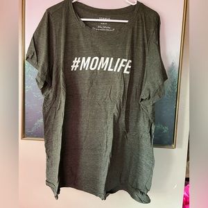 NWOT torrid #momlife slim fit crew neck tee